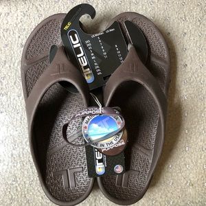 NWT Telic Brown Sandals size S 8
